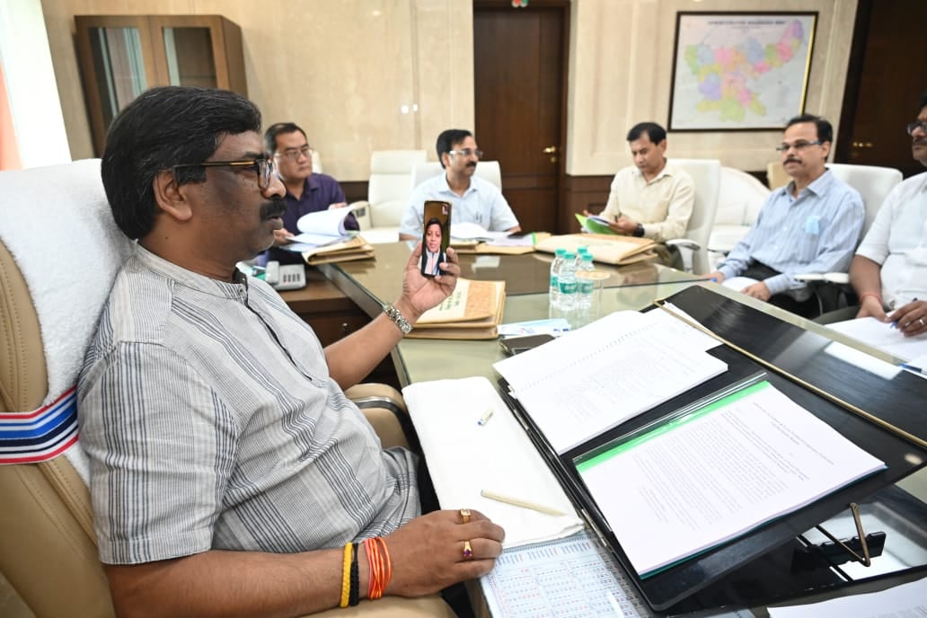राष्ट्रमंडल खेलों में गोल्ड दिलाने वाली बेटियों से सीएम ने फोन पर की बात, जानिये क्या कहा