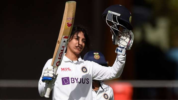 डे-नाइट टेस्ट में शतक लगाने वाली पहली महिला क्रिकेटर बनी स्मृति मंधाना, लगाया करियर का पहला टेस्ट शतक
