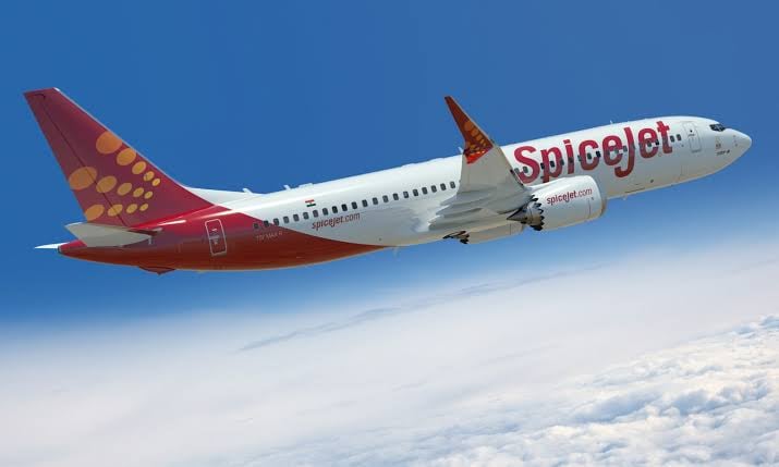 DGCA ने स्पाइसजेट कंपनी के पायलट की लाइसेंस क्यों किया निलंबित, जानिए वजह