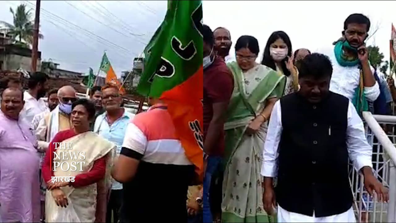 जब हर कोई चल रहा गांधी के पग चिन्हों पर, फिर कहां है बापू के सपनों का भारत