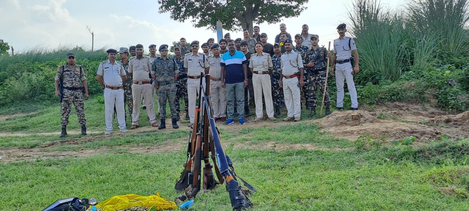 भोजपुर: अवैध बालू खनन के खिलाफ पुलिस का छापा, राइफल और 200 गोलियां बरामद, एक गिरफ्तार
