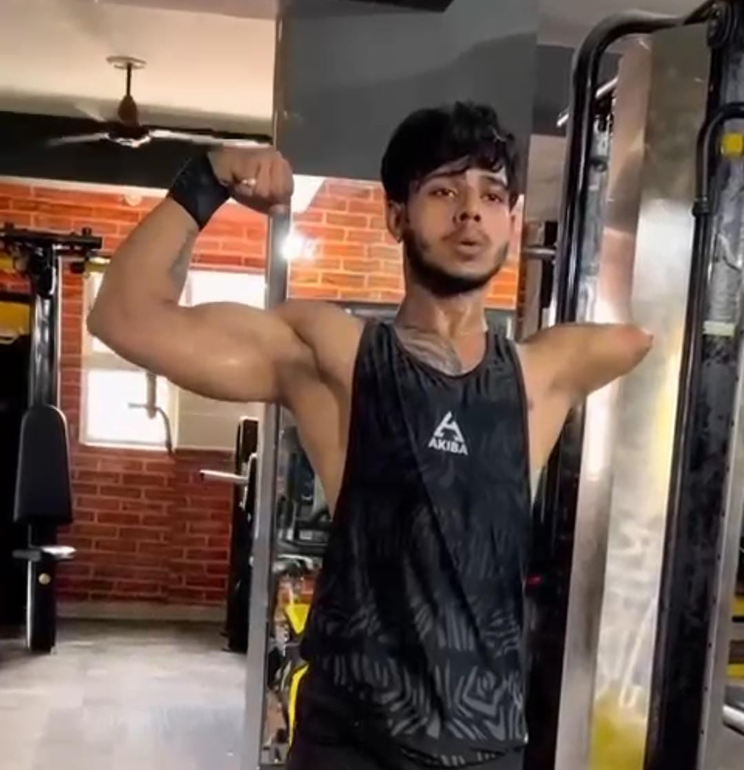 एक हाथ नहीं है तो क्या हुआ - अब यही बन गई है सफलता की सीढ़ी