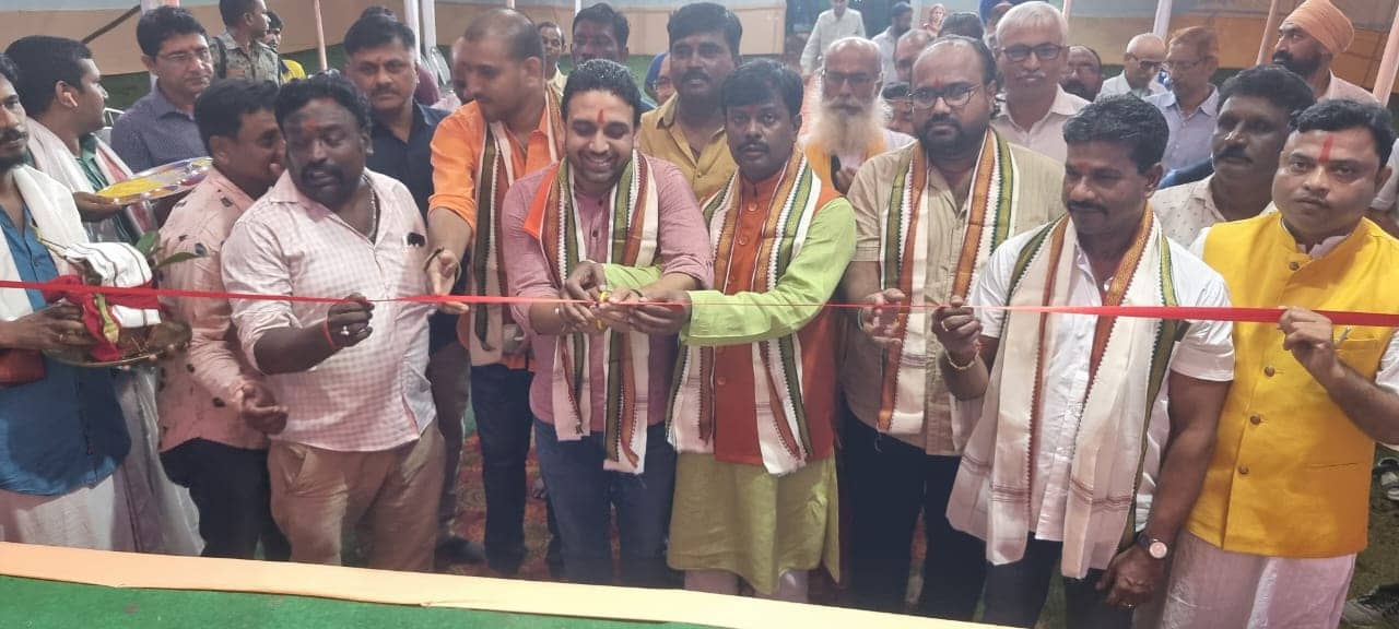 जमशेदपुर में 70 वर्षो से तेलुगू समाज करता आ रहा है गणेश पूजा, जानिये लौहनगरी में कैसी है गणपति बप्पा की धूम