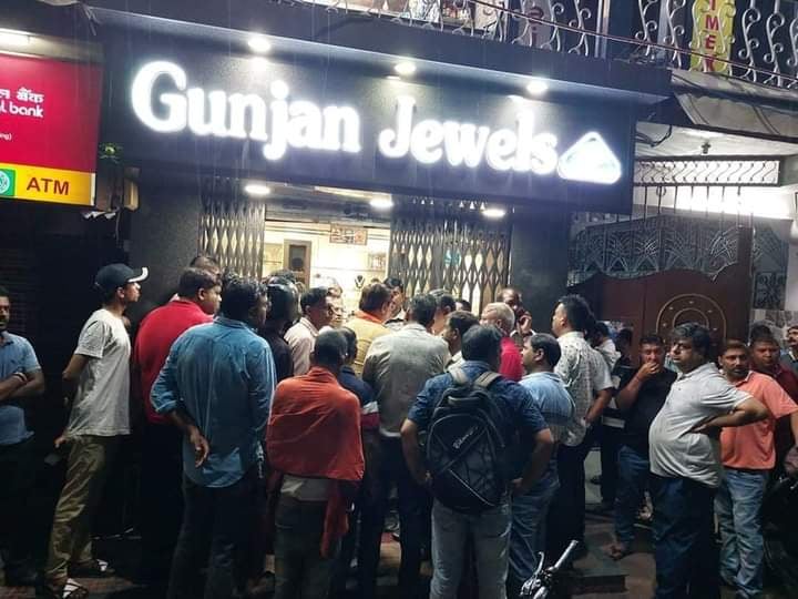 धनबाद: गुंजन ज्वेलर्स डकैती कांड- सीसीटीवी कैमरे ने खोली खोल, हो सकते हैं बिहार के अपराधी