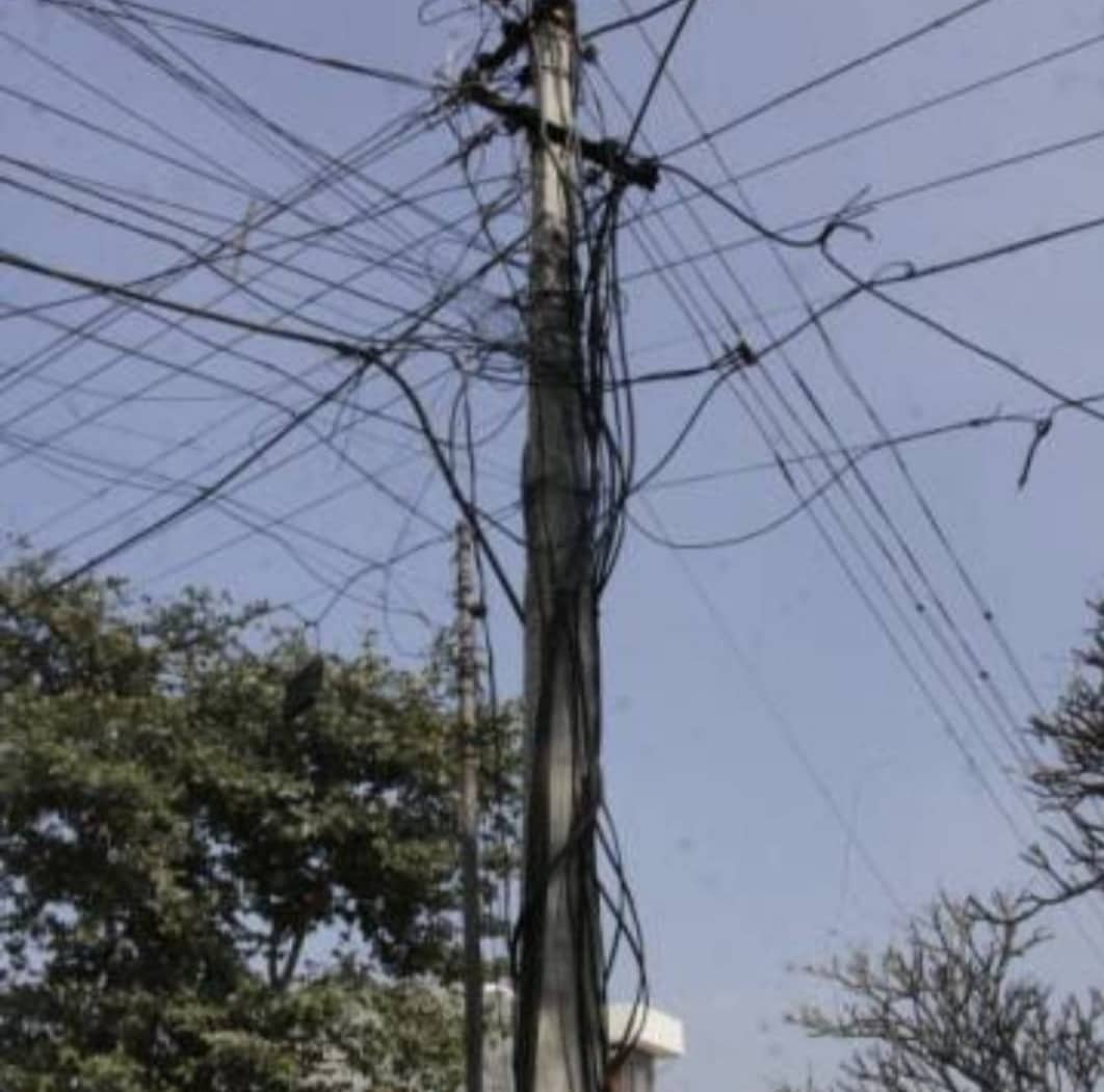 धनबाद में हाई टेंशन तार बने साइलेंट किलर,घरों के उपर से भी गुजरे हैं यह जानलेवा तार