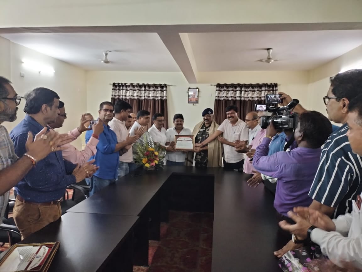 धनबाद के बैंकमोड़ में बजे ढोल-नगाड़े, क्या था मौका, आप भी जानिए