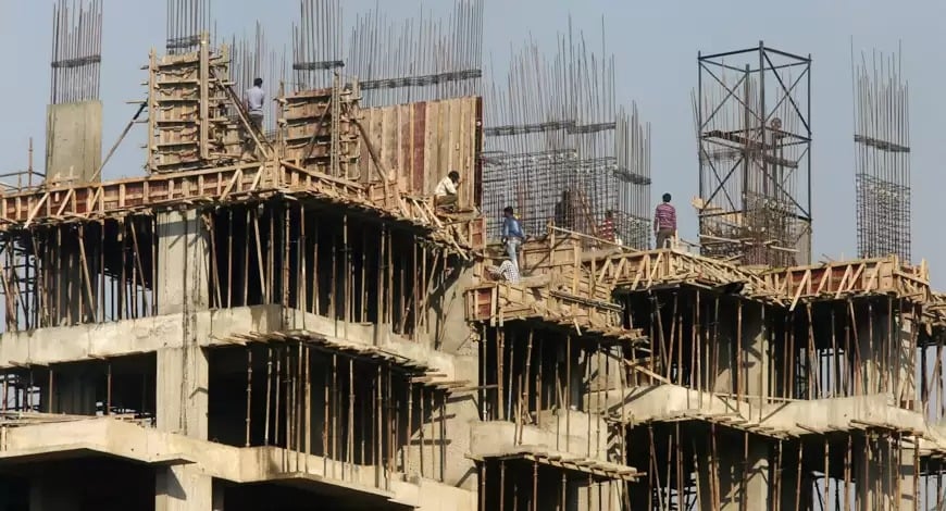निर्माणाधीन इमारत की लिफ्ट गिरी, 7 मजदूरों की मौत