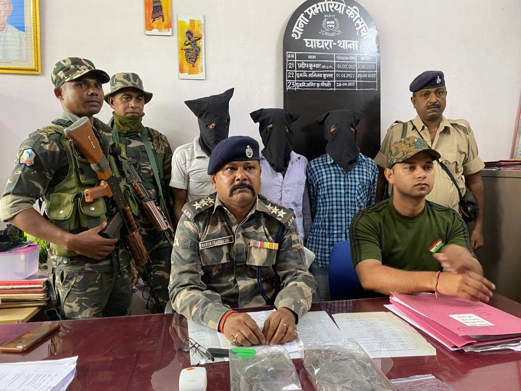 देसी लोडेड कट्टा के साथ तीन गिरफ्तार, भेजे गए जेल