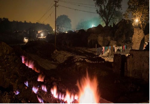 झरिया में बरसात ने बनाया संकट, तो टूटी बीसीसीएल की नींद, जानिए कौन इलाके खतरनाक
