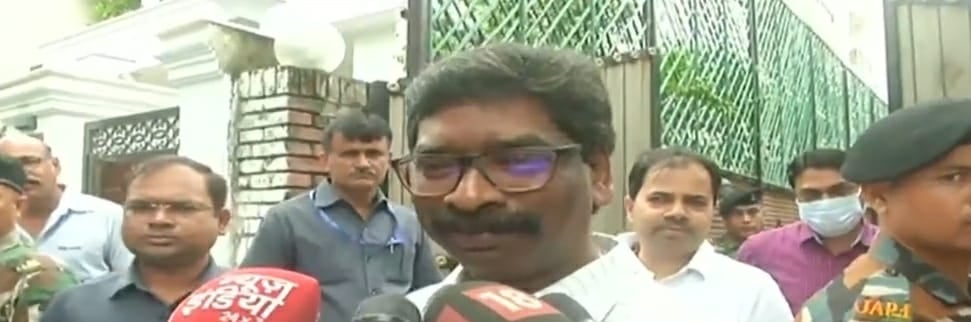 "दिल्ली किसी की जागीर नहीं यहां आना मना है क्या...मीडिया के सवाल से जानिये क्यों भड़के हेमंत सोरेन