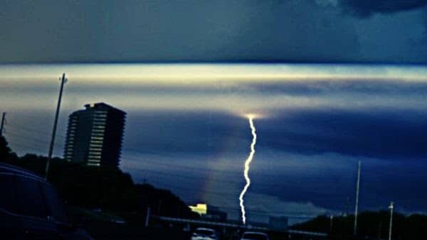 इटली में तूफान से भारी तबाही , लगभग एक दर्जन लोगों की मौत