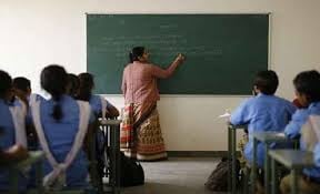 धनबाद के सरकारी हो या निजी स्कूल, करतूत को लेकर हमेशा रहते हैं चर्चे में,जानिए क्या है कारण