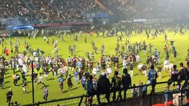 इंडोनेशिया में मैच के दौरान बड़ा हादसा, 174 लोगों की मौत, 180 से ज्यादा घायल