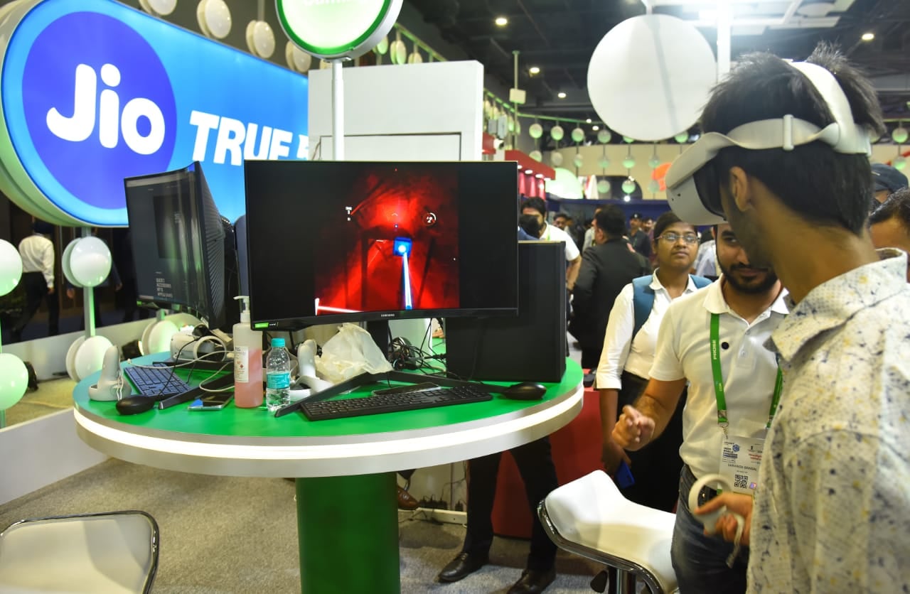 क्या है Jio Cloud Gaming Technique, जिससे मोबाइल फोन रखने वाले गेमर्स भी हाई-एंड गेम खेलने का ले सकेंगे मजा