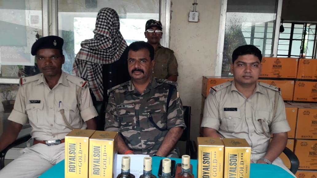 गिरिडीह के बगोदर थाना पुलिस ने अवैध शराब लोड गाड़ी को किया जब्त, आरोपी फरार