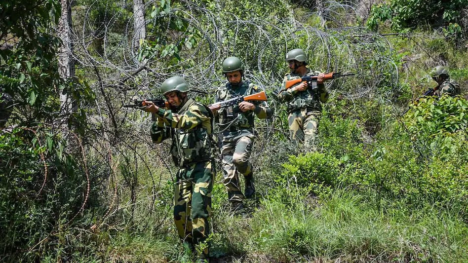 कश्मीर के पुंछ में आतंकियों के साथ सेना की मुठभेड़, एक जेसीओ समेत 5 जवान शहीद