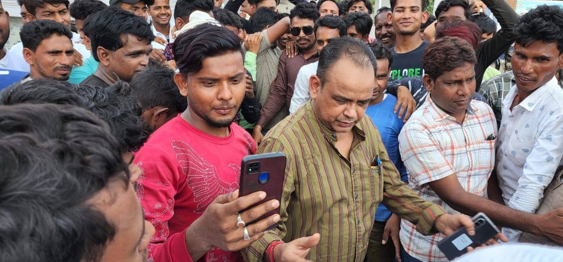 जामताड़ा विधायक से कोलकाता मिलने पहुंचे 500 की संख्या में समर्थक, जानिए क्या कहा इरफान अंसारी ने