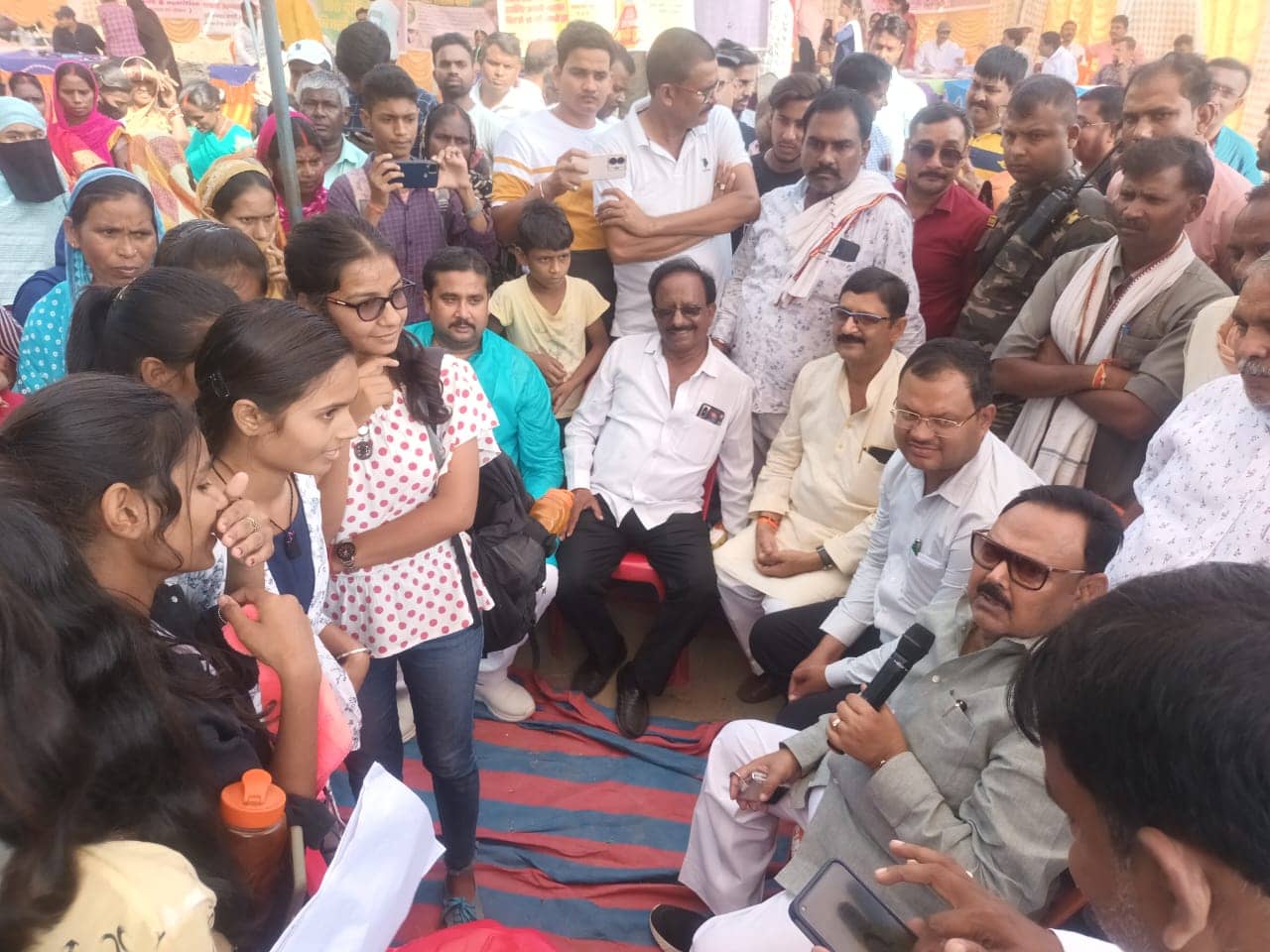 आपकी योजना आपकी सरकार कार्यक्रम के आयोजन से गरीबों को आसानी से मिलता है योजनाओं का लाभ: विधायक कमलेश कुमार