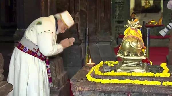 PM Modi in Uttarakhand : प्रधानमंत्री ने बाबा केदार के किए दर्शन, रुद्राभिषेक किया, राज्य को देंगे 3400 करोड़ की सौगात