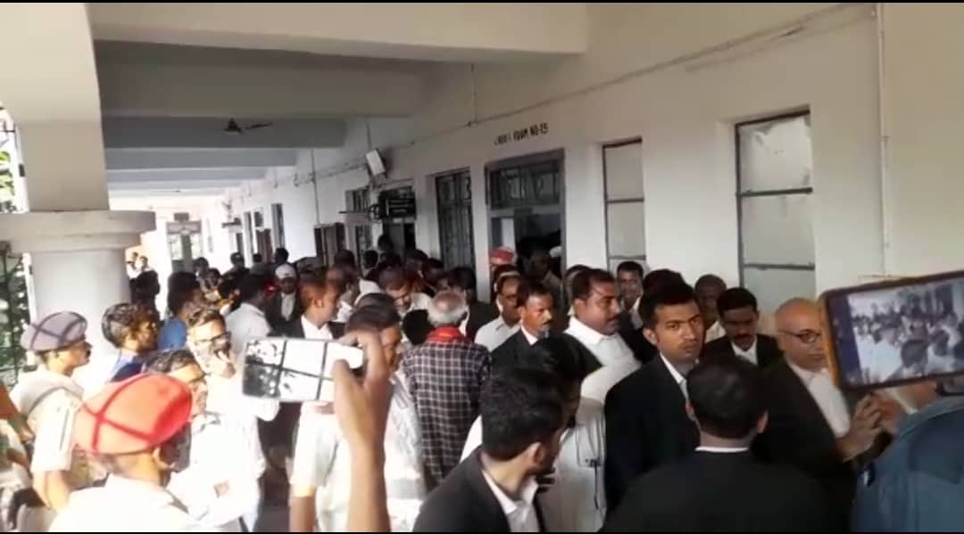 जब मुजफ्फरपुर कोर्ट में रिवॉल्वर लेकर घुसे अधिवक्ता, जानिए फिर क्या हुआ