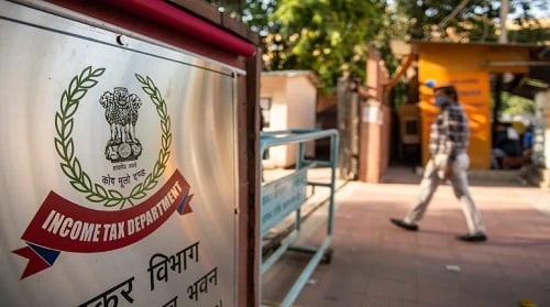 IT की बड़ी कामयाबी, पूर्व विधायक ने सरेंडर किया 100 करोड़ की अवैध संपत्ति