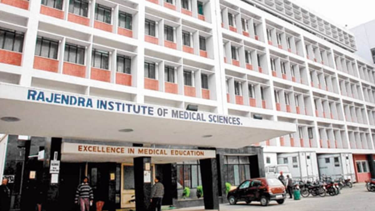 रिम्स से जुड़ी लगभग तीन दर्जन रिट याचिकाओं पर हाई कोर्ट में आज होगी सुनवाई, जानिए कौन-कौन सा है प्रमुख मामला