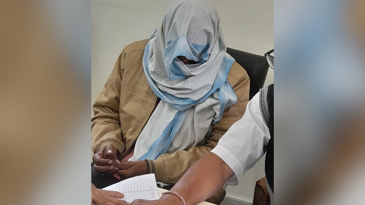 BREAKING : धनबाद सब इंस्पेक्टर को घूस लेते एसीबी ने दबोचा ,जानिए क्या है मामला