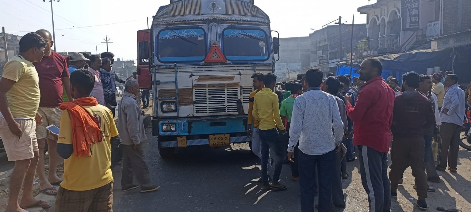 दुर्घटना ! ट्रक ने बाइक सवार को रौंदा, मौत
