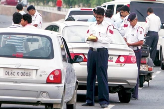 इन तरीकों को अपनाकर आप बच सकते हैं ट्रैफिक चालान से, जानिए पांच स्मार्ट तरीके