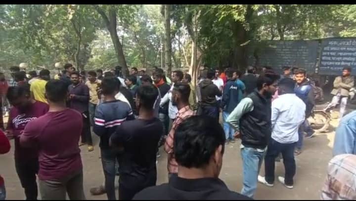 मंदिर निर्माण कार्य रोके जाने से भड़के हिन्दू, जानिए क्या है मामला