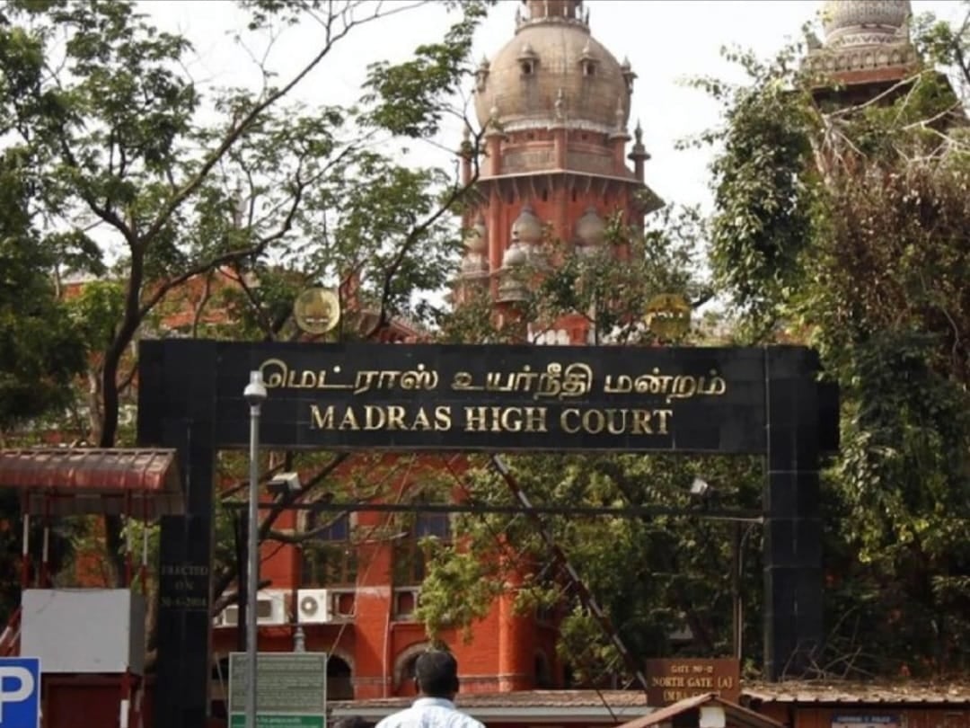 मंदिरों में मोबाइल फोन ले जाने पर लगा बैन, जानिए ताजा आदेश किसने दिया और क्यों