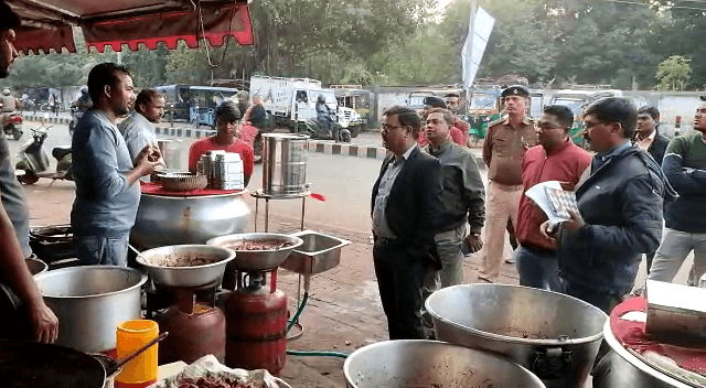 दुमका में अब सड़क किनारे दुकान लगाने पर की जाएगी सख्त कार्रवाई, सदर एसडीओ ने दिया निर्देश