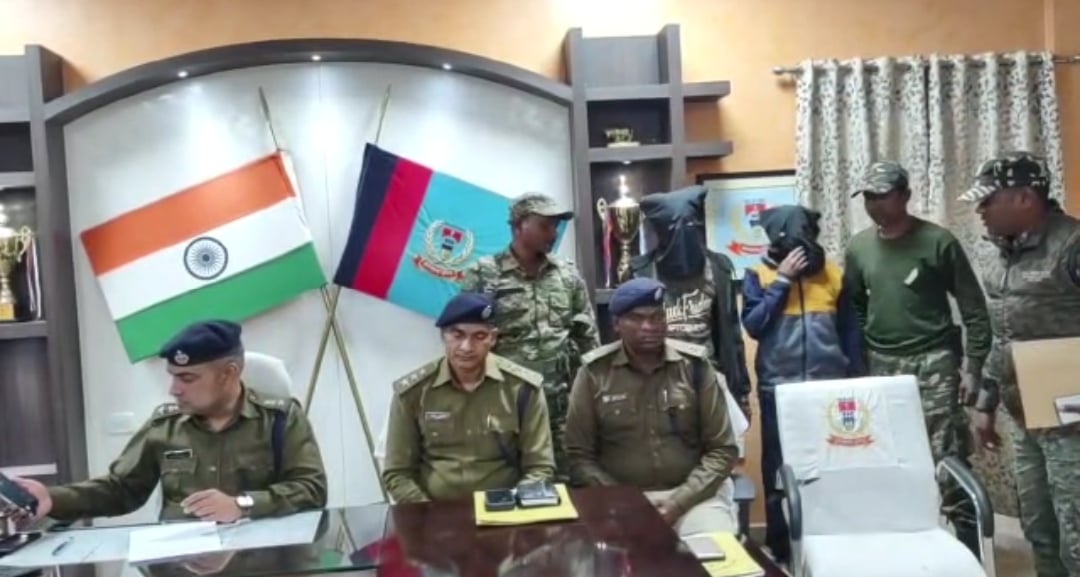 पश्चिमी सिंहभूम के तांतनगर में एक ही परिवार के तीन लोगों की हत्या मामले में महिला समेत चार लोग गिरफ्तार, जानिए क्या है पूरा मामला