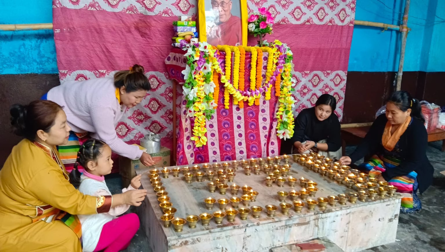 दलाई लामा की पूजा अर्चना करने धनबाद पहुंचे तिब्बती रिफ्यूजी, जानिए क्या है वजह
