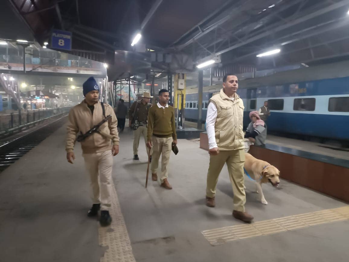 पटना जंक्शन पर बम होने की अफवाह, मचा हड़कंप, एक व्यक्ति हिरासत में