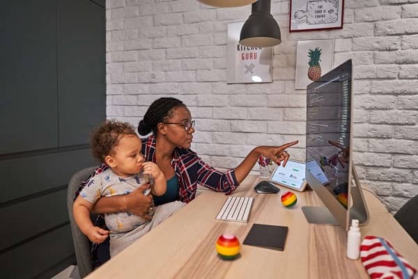 जानिए कैसे घर बैठे कमा सकते हैं पैसे, वर्क फ्रॉम होम के लिए पढ़िये पूरी खबर