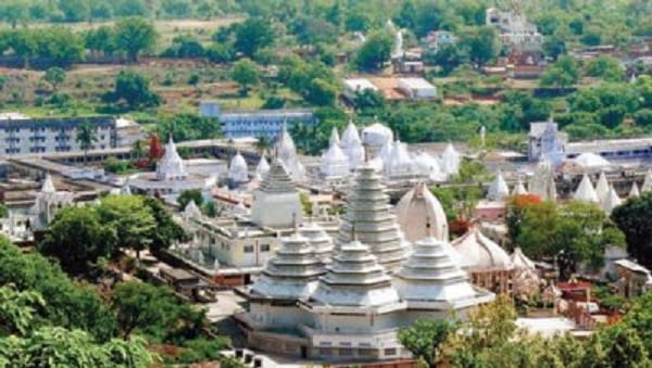 झारखंड सरकार का निर्देश पारसनाथ में सख्ती से लागू हो मांस-मदिरा पर पाबंदी, जैन समुदाय की मांग - अधिसूचना जारी करे सरकार