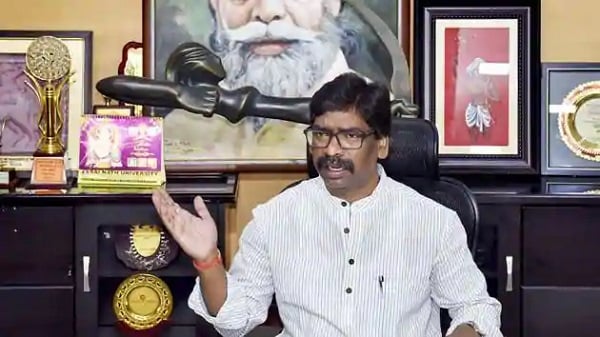 झारखंड में रहने वाले हो जाएं सावधान ! बिहार में हुआ कोरोना विस्फोट, चार बजे CM हेमंत की हाई लेवल मीटिंग