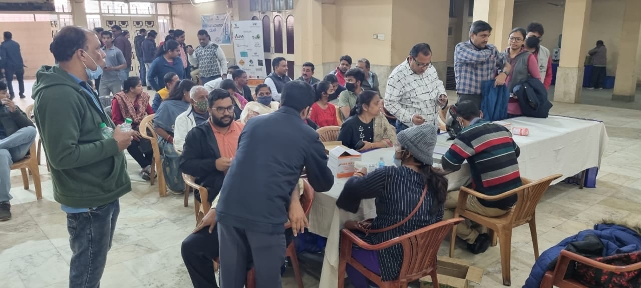 रांची : कोरोना की दस्तक को लेकर युवा सर्तक, जागरूकता अभियान के तहत 150 लोगों ने लिया बूस्टर डोज़