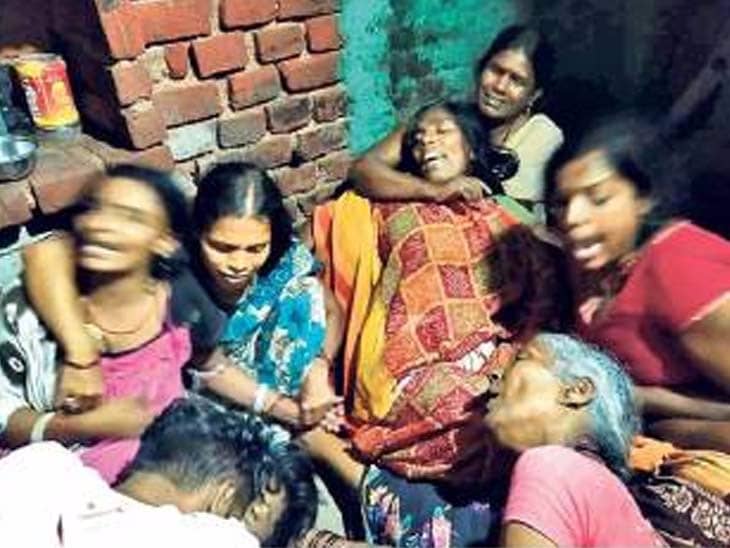 पुलिस और ग्रामीणों के बीच झड़प, फायरिंग, एक की मौत, कई घायल