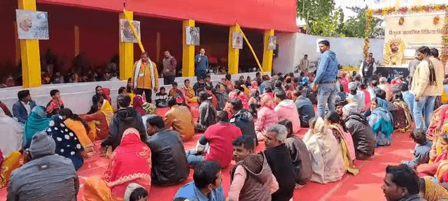 आध्यात्मिक शिविर में निःशुल्क किया गया गरीब और असहाय लोगों का इलाज, खुद जिला एसपी रहे मौके पर मौजूद