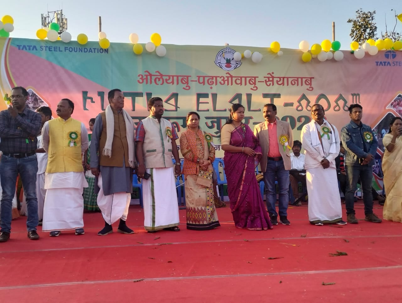 जुमुर कार्यक्रम में शामिल हुए मधु कोड़ा, कहा हम धर्म संस्कृति में धनी लेकिन आर्थिक मोर्चे पर कमजोर