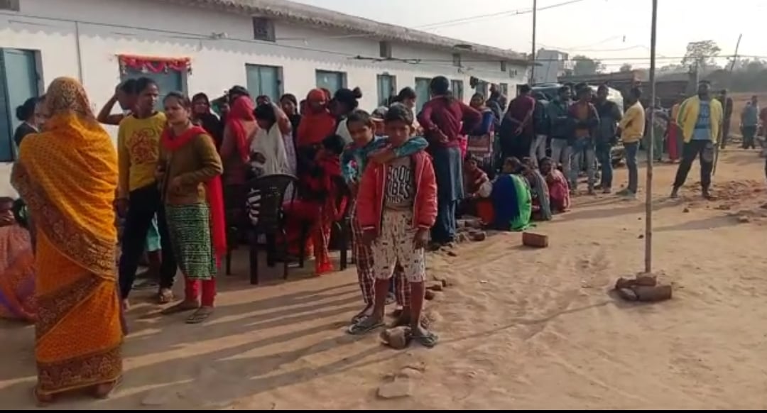युवती की फंदे से लटकी मिली लाश, पिता ने लगाया दुष्कर्म का आरोप, जानिए क्या है पूरा मामला