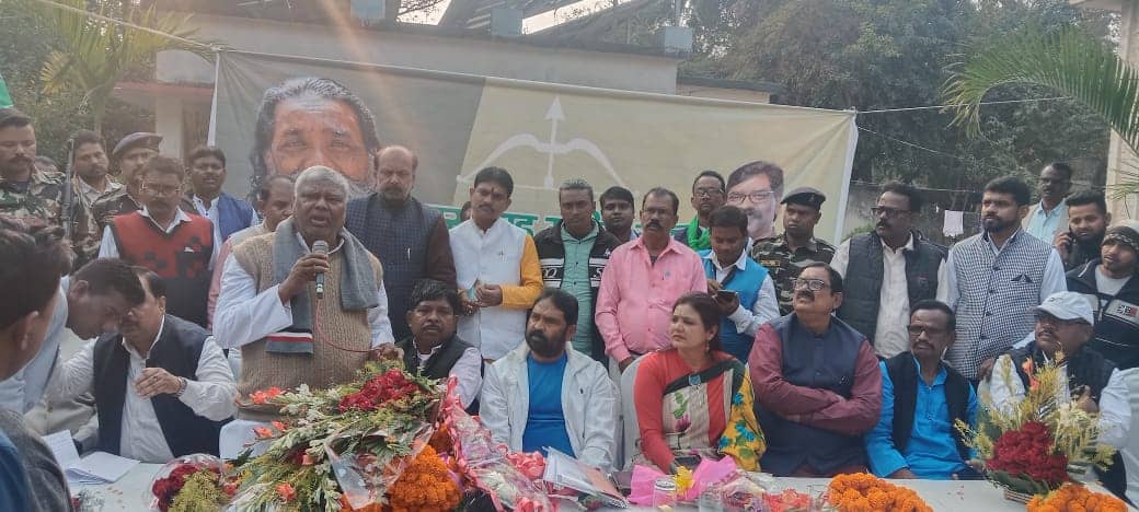 झामुमो धनबाद जिला समिति के विवाद पर क्या बोले केंद्रीय महासचिव विनोद पांडे, जानिए