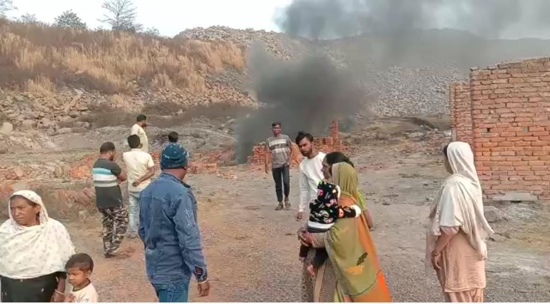 खतरे में जिंदगी: कोयलांचल में जमीन फटने और जहरीली गैस के बीच रहने की जानिए और सुनिए मज़बूरी