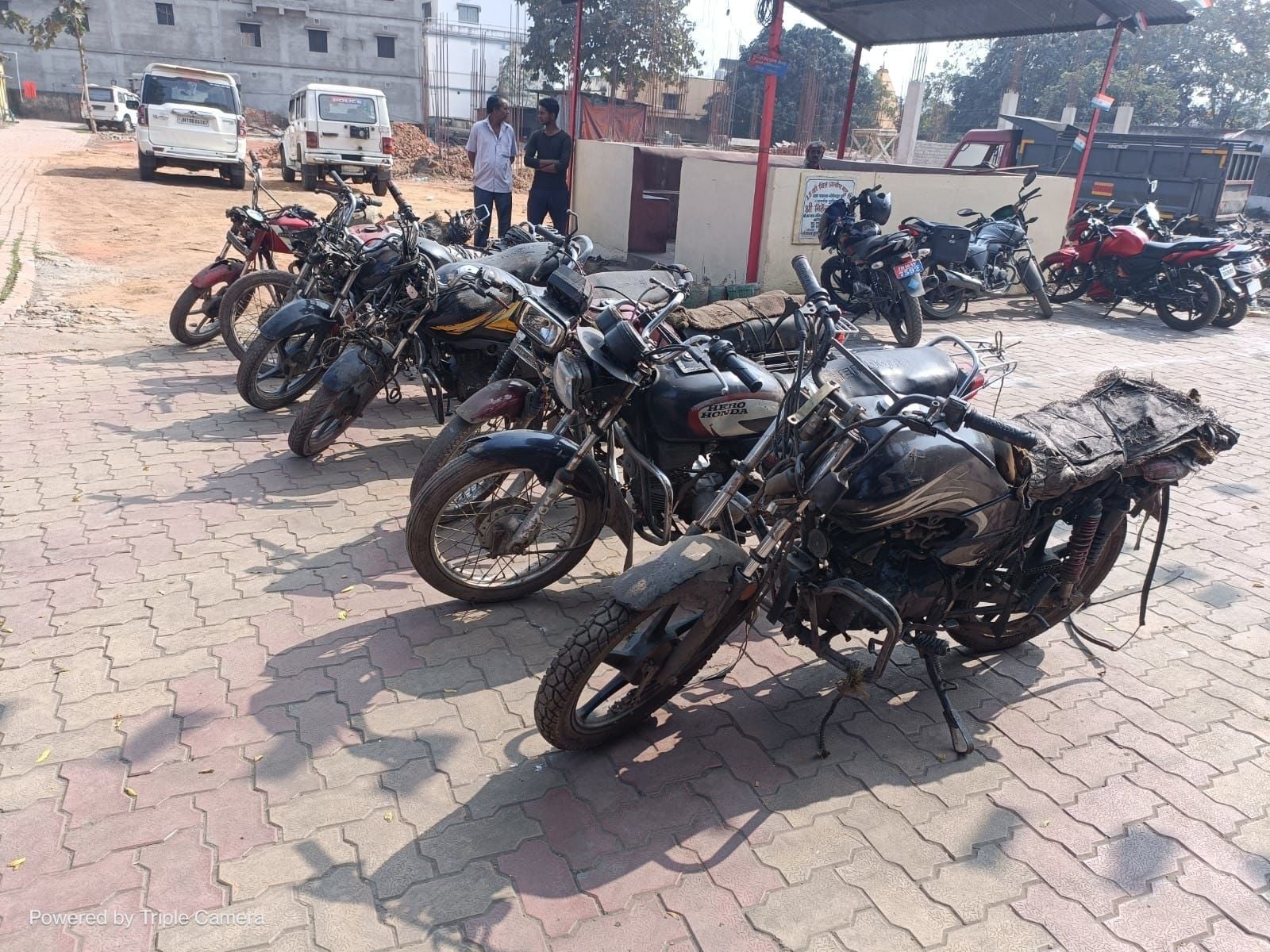 धनबाद पुलिस को दो अलग-अलग मामले में सफलता, सात वाहन के साथ दो अपराधी गिरफ्तार