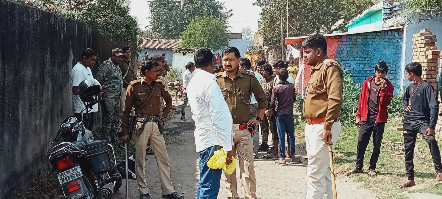 कतरास के बरोरा में टकराये दो गांव के लोग, गोलियां के साथ-साथ चटकी लाठियां, जानिए फिर क्या हुआ