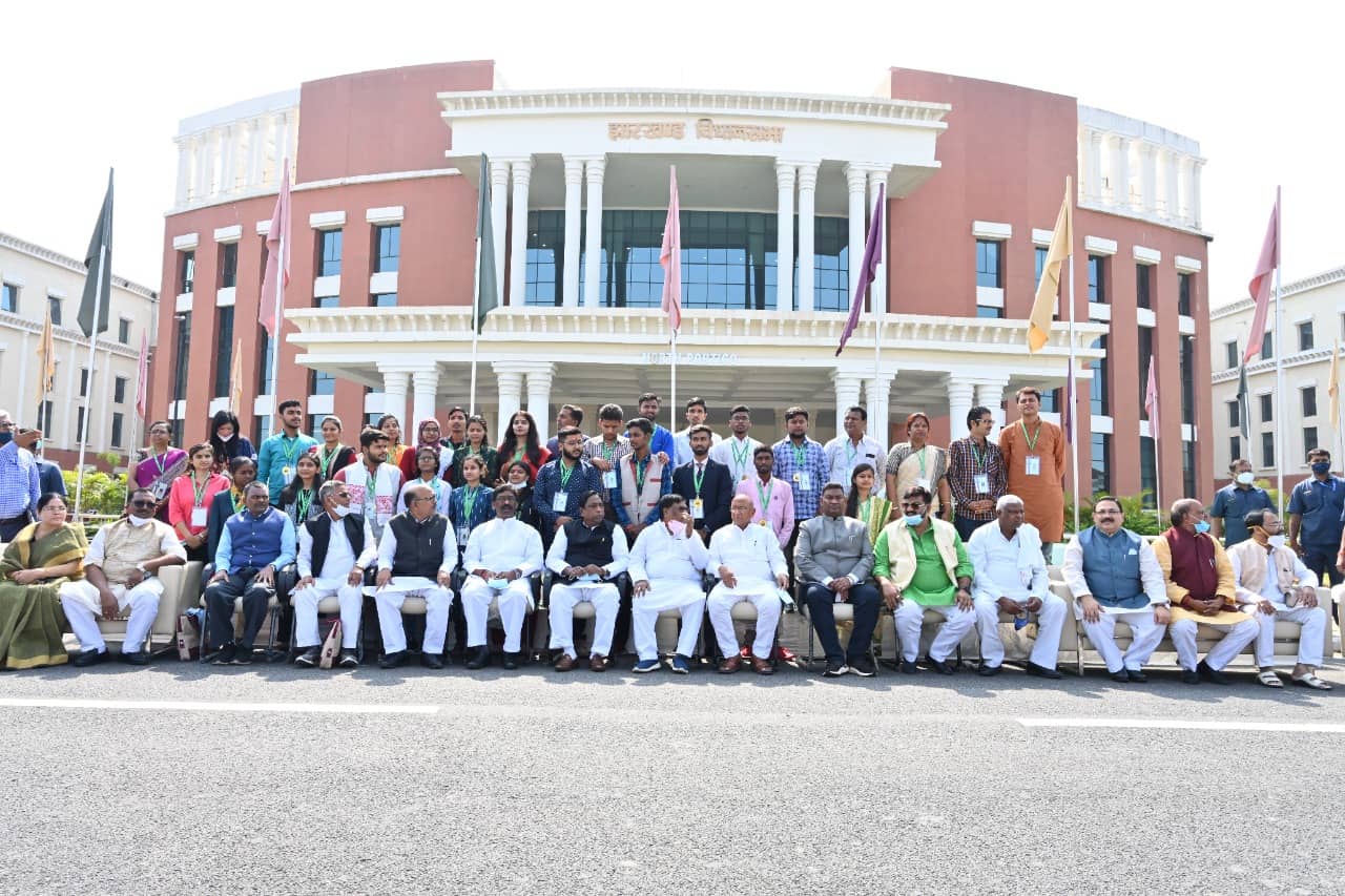 जरूरी है विधायिका, कार्यपालिका और न्यायपालिका की बेहतर जानकारी - CM हेमंत सोरेन