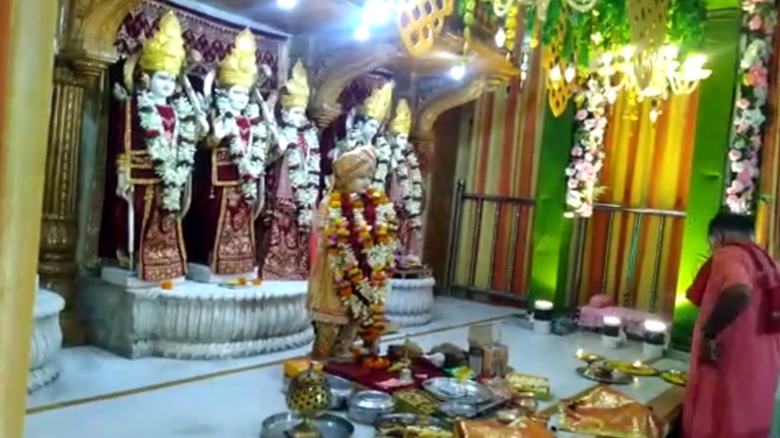 धनबाद के धोबाटांड़ में जुटा कोयलांचल का गुजराती समाज, जलाराम बापा को चढ़ाये 56 भोग