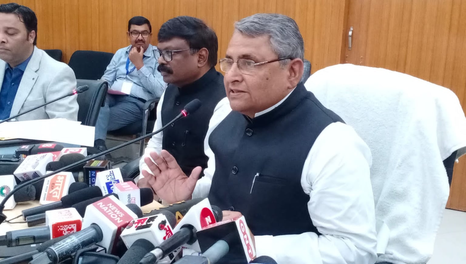 बिहार विधानमण्डल सत्र के पहले दिन वित्त मंत्री ने पेश की आर्थिक सर्वेक्षण रिपोर्ट, विकास इंडेक्स में बिहार तीसरे नंबर पर